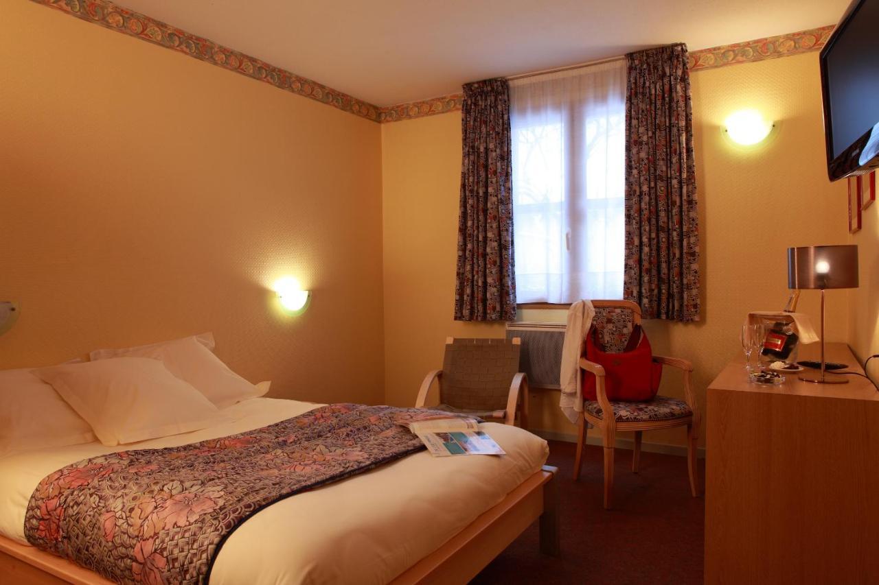 Отель Logis Le Luth Mirecourt Экстерьер фото